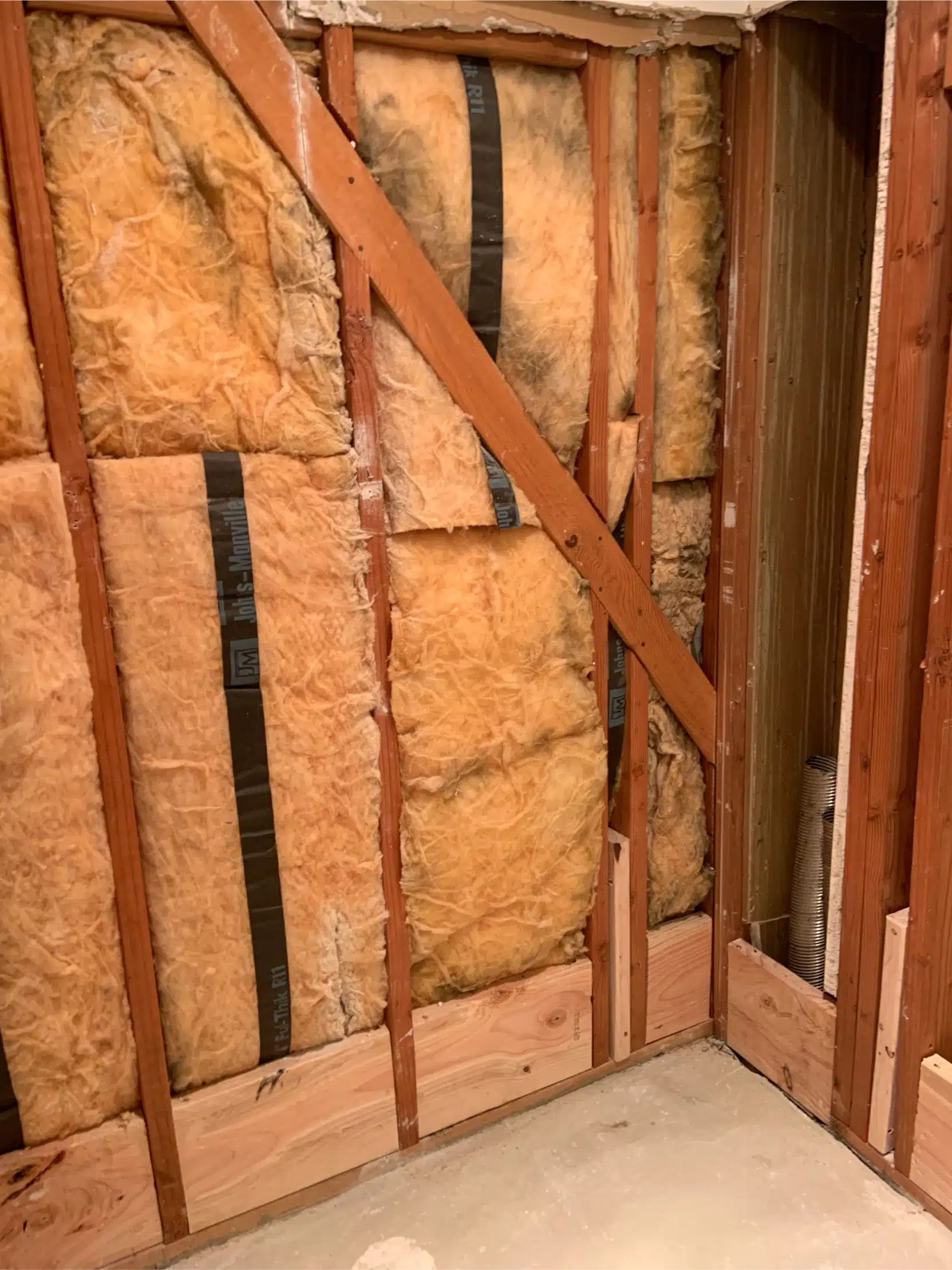 Blocking and bracing framed into the open wall around the niche opening